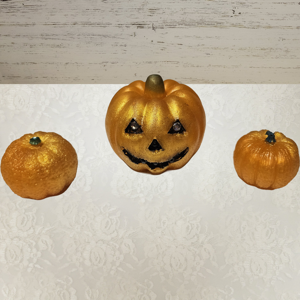 Pumpkins, medium and 3 small set